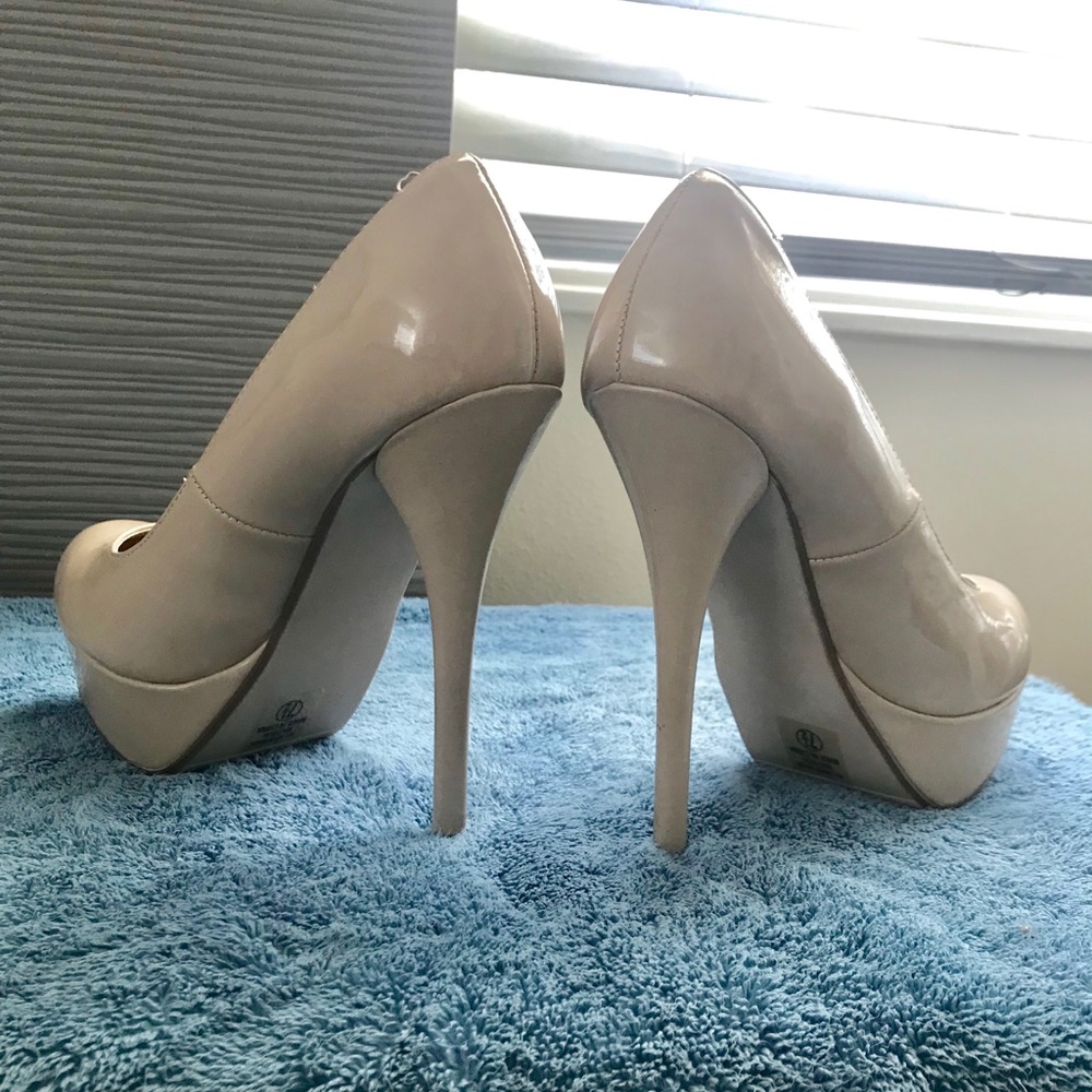 Beige platform pump - Picture 4 of 4